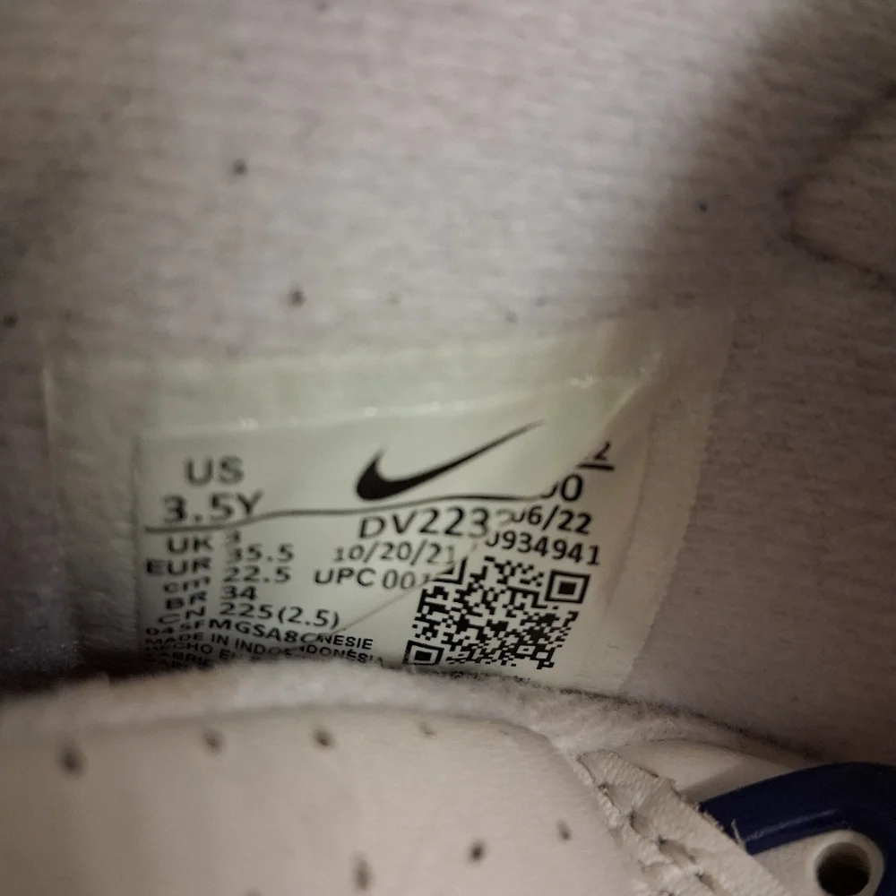 Nike Kids' White and Orange Sneakers Size 3.5 Y - DV 2233-100 YOUTH